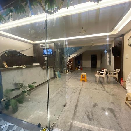 Hotel Sri Ganesh Residency Tirupati Esterno foto