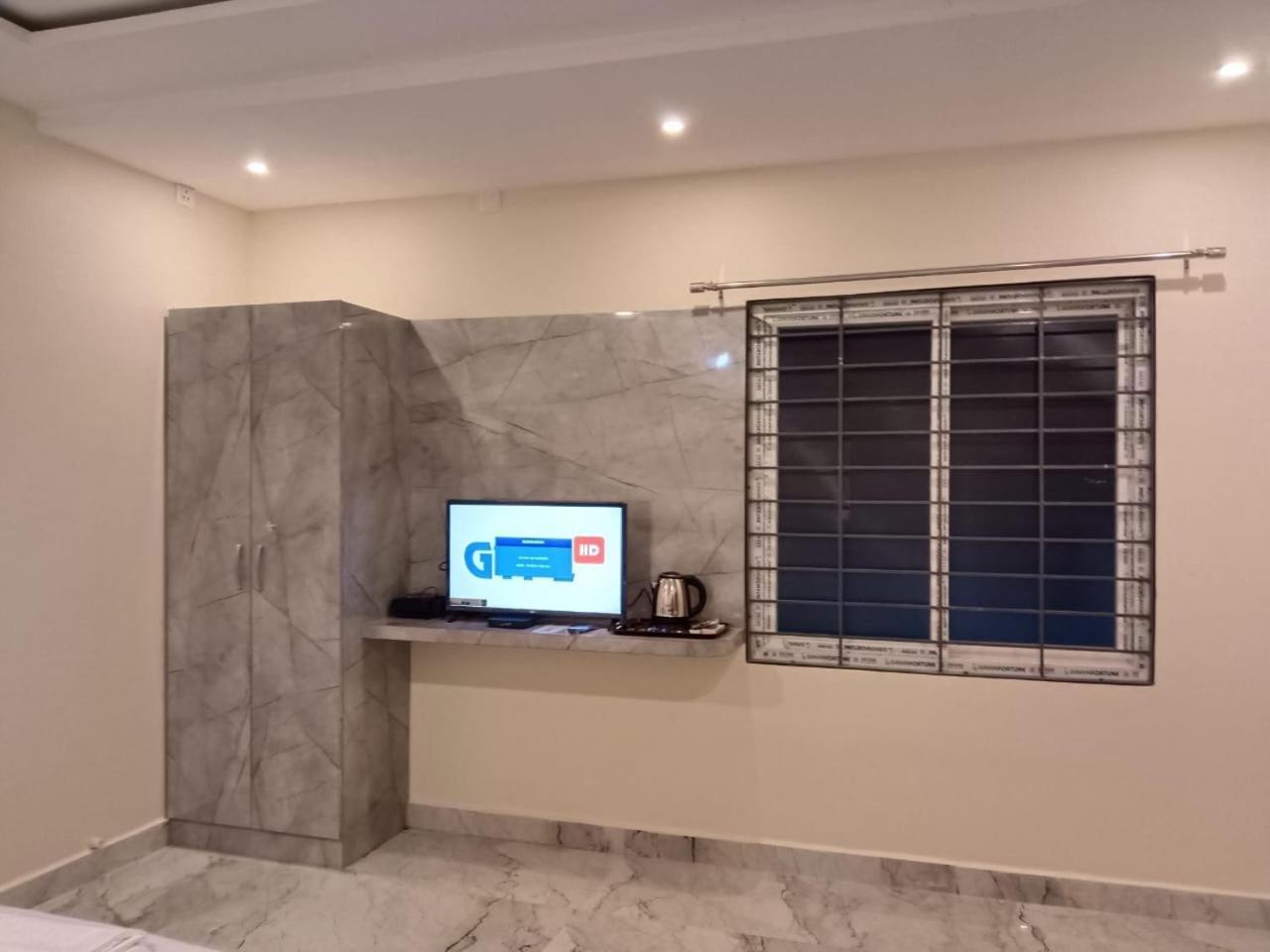 Hotel Sri Ganesh Residency Tirupati Esterno foto
