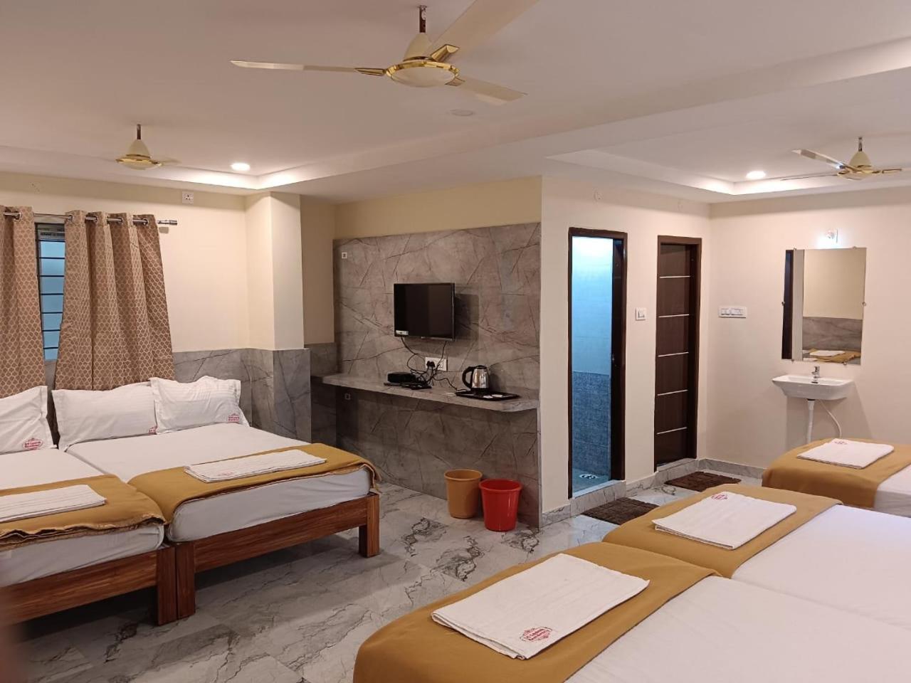 Hotel Sri Ganesh Residency Tirupati Esterno foto